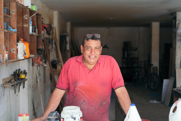 portrait male carpenter workshop 531091 6768